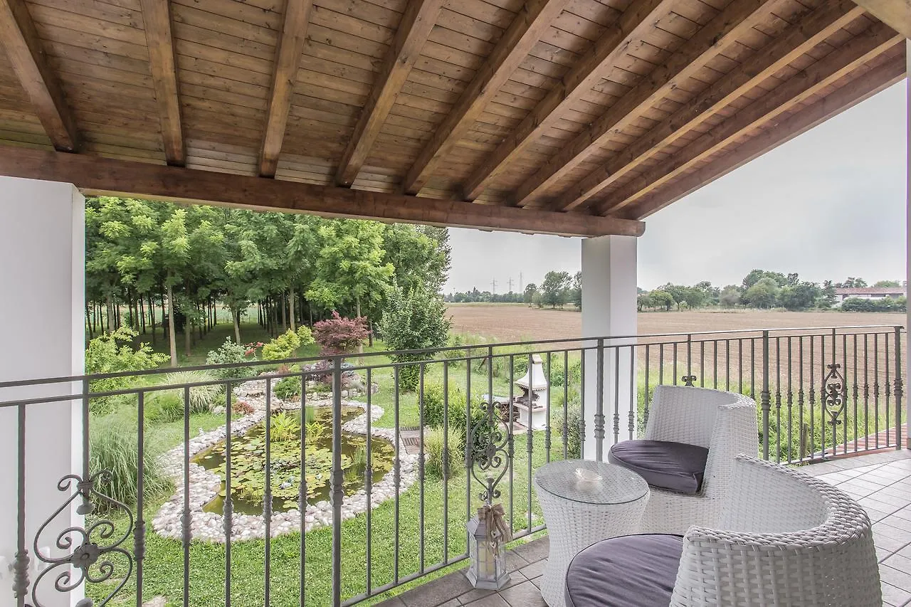 Pool & Garden Villa Lelia Mirano 0*,  Italy